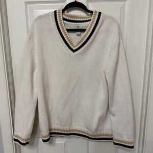 H&M relaxed fit v-neck‎ fisherman knit sweater medium